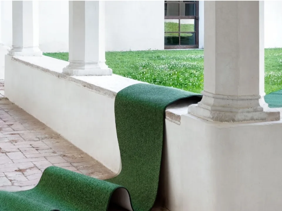 Tappeto passatoia in tessuto Bouclè verde Berlino di Besana Moquette