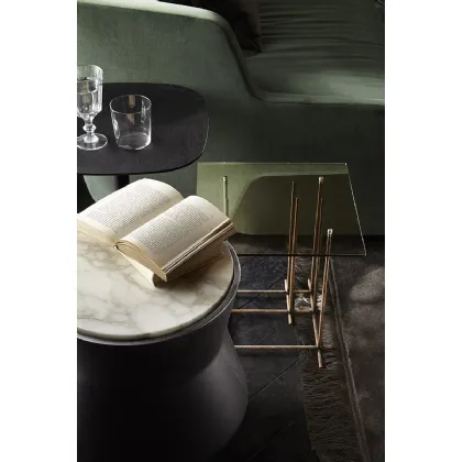 Tavolino Dama con piano in marmo e struttura in legno massello di Gallotti&Radice