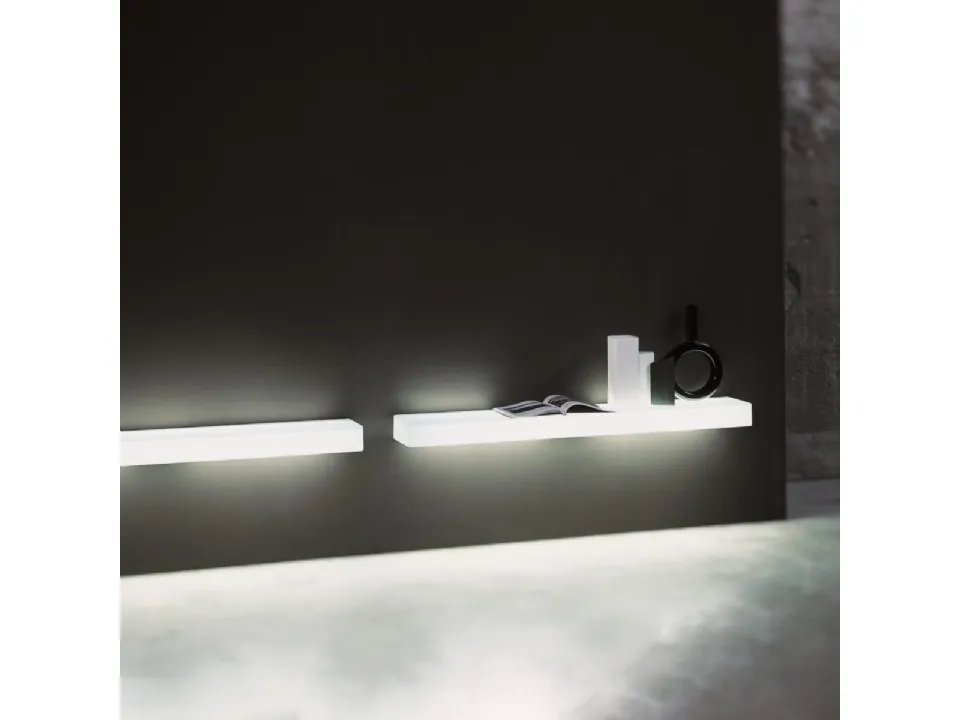 Mensola Light Light in cristallo Bianco opaco con impianto interno di luce a Led di Glas Italia