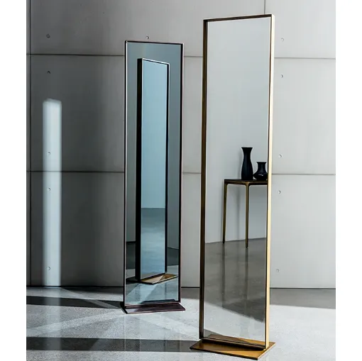 Specchiera bifacciale rettangolare con base a terra in metallo e telaio in alluminio laccato Visual Free standing di Sovet
