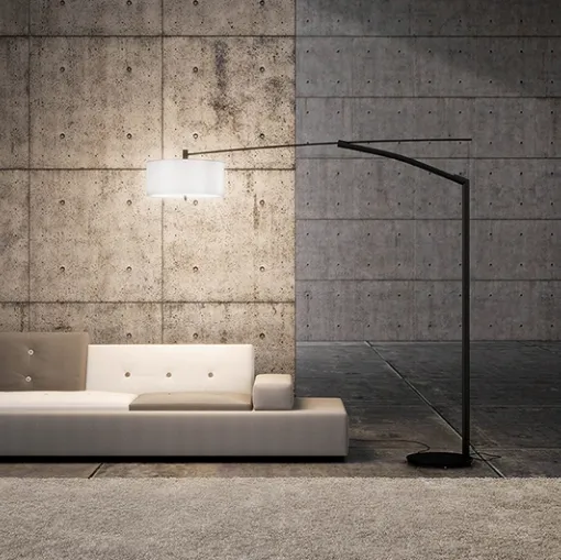 Lampada con stelo girevole e paralume oscillante Balance Vibia