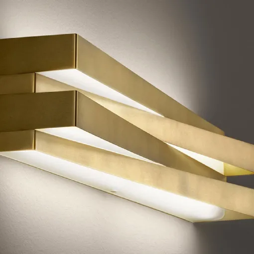 Lampada da parete in metallo finitura Ottone satinato Cross di Panzeri
