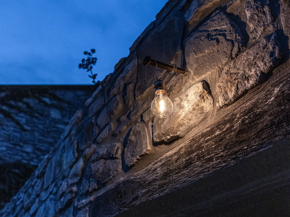 Lampada con chiodo in acciaio Hazard di Davide Groppi