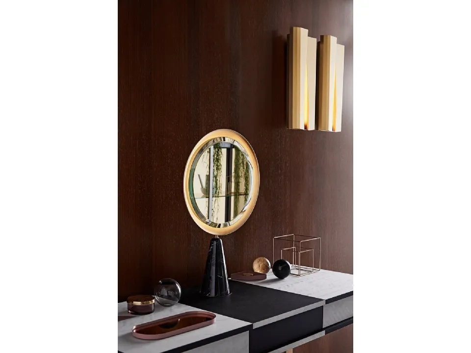 Lampada da parete Ori in ottone satinato all’esterno e lucido all’interno di Gallotti&Radice