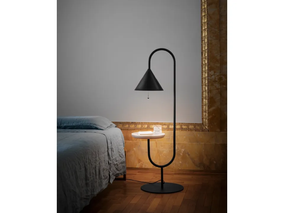 Lampada da terra in metallo laccato con vassoio in Frassino Ozz di Miniforms