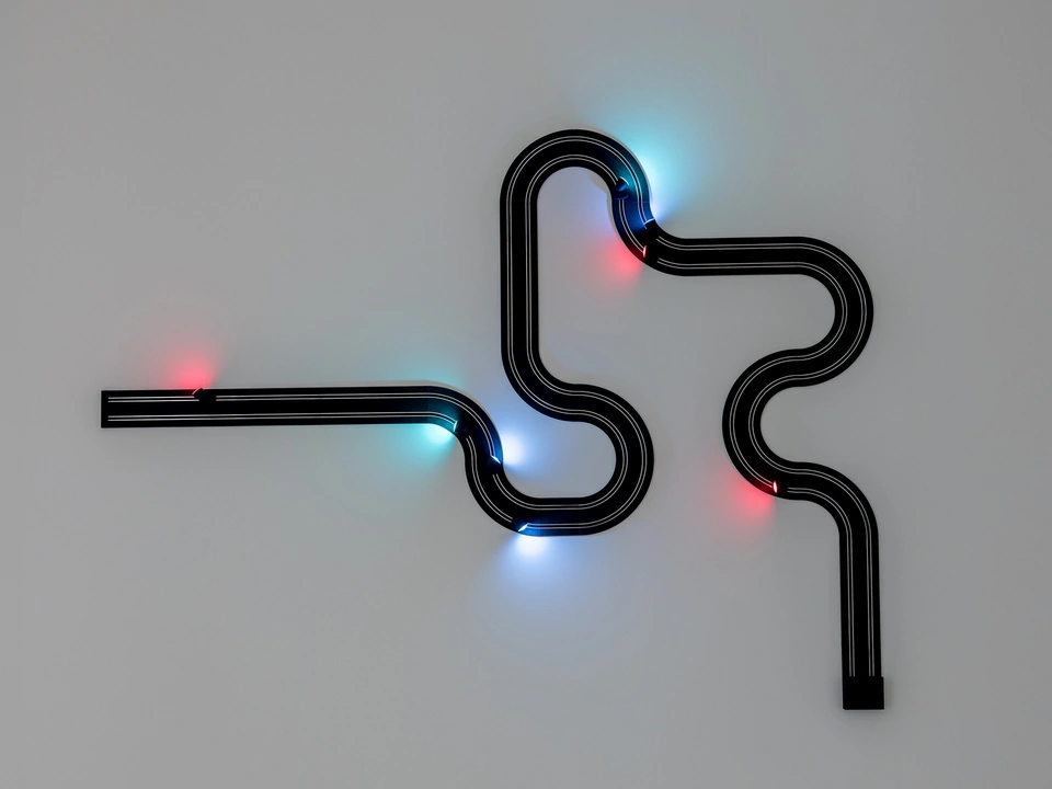 Lampada da parete Race of Light di Davide Groppi