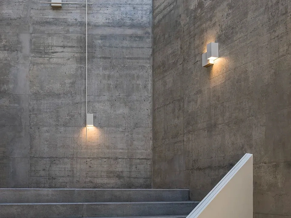 Lampada da parete Structural di Vibia