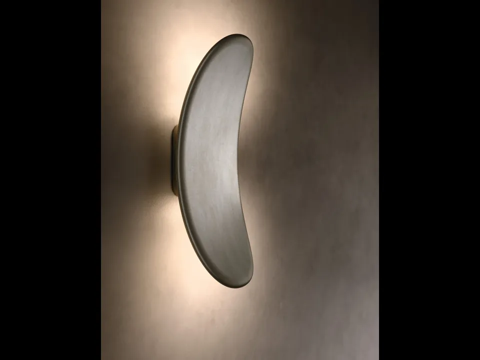 Lampada da parete in alluminio pressofuso verniciato bianco Vela Applique di Pentalight