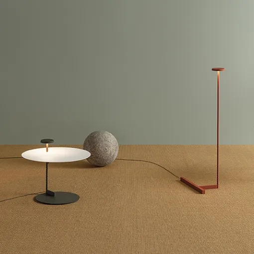 Lampada da terra Flat di Vibia
