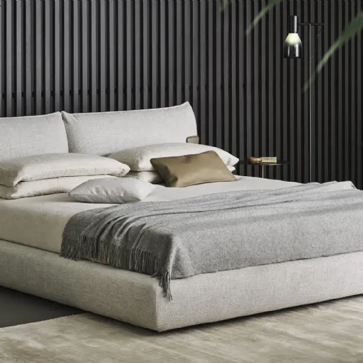 Letto in tessuto imbottito con testiera e box contenitore Blend Bed di Bonaldo