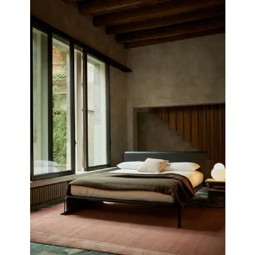 Letto in legno con testiera rivestita in pelle Bend-e-Wood di Bolzan Letti
