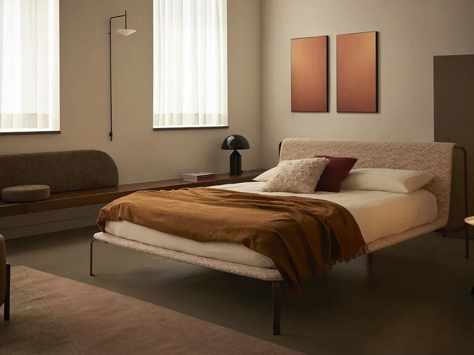 Letto in tessuto con testiera Bend-e di Bolzan Letti