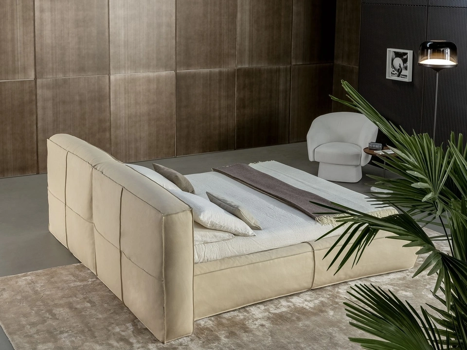 Letto Fluff in pelle di Bonaldo