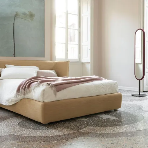 Letto in tessuto dalle forme morbide e avvolgenti con box contenitore Jill di Bolzan