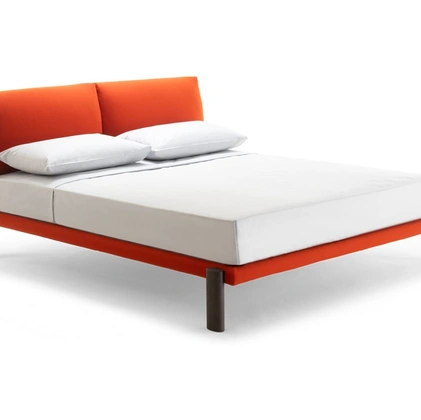 Letto in tessuto imbottito Nagori di Zanotta