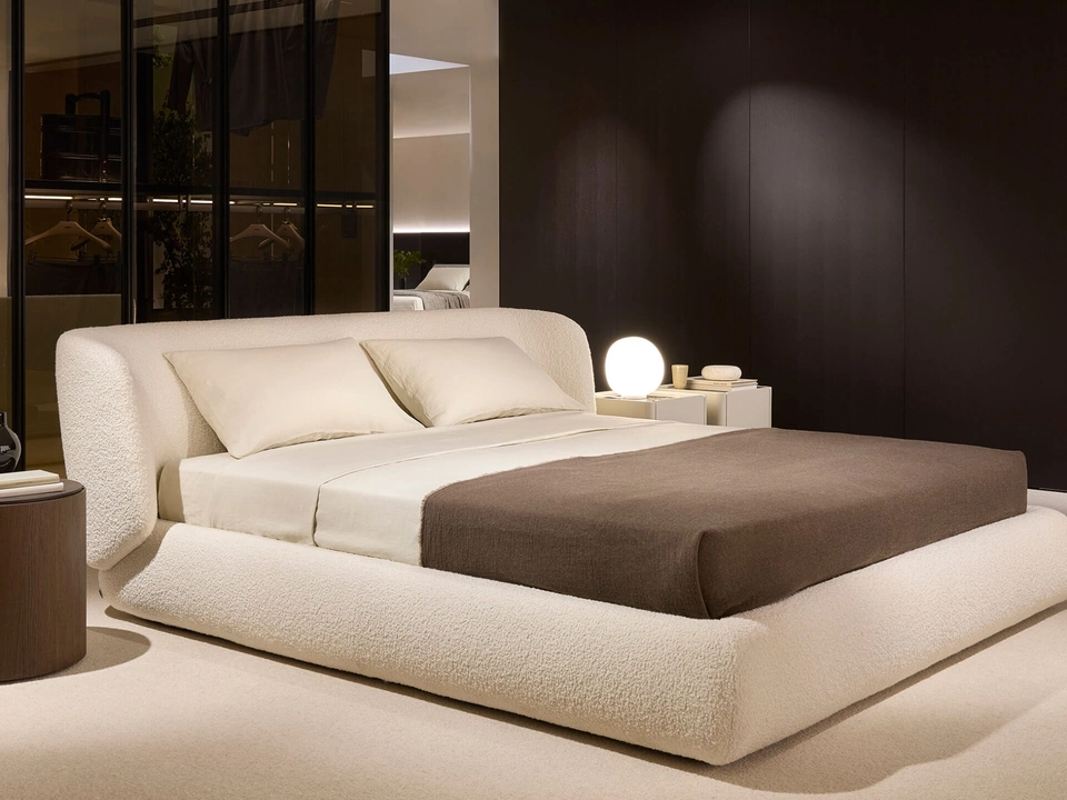 Letto imbottito Nobu di Lema