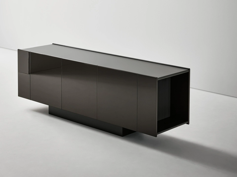 Madia Spy in legno laccato di Bonaldo