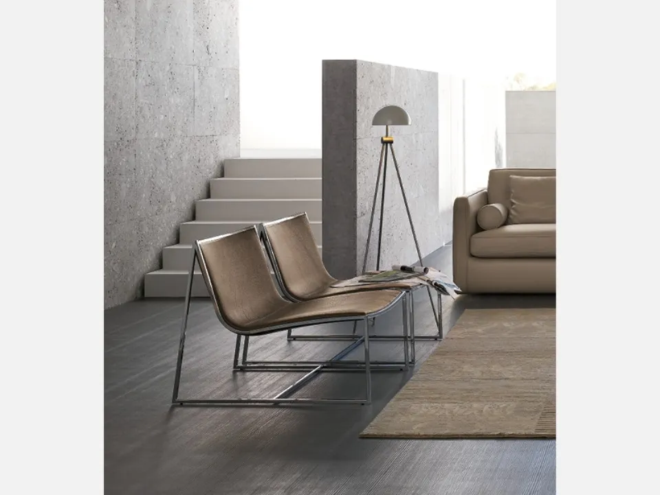 Poltroncina Samoa in pelle con struttura in acciaio di Alivar