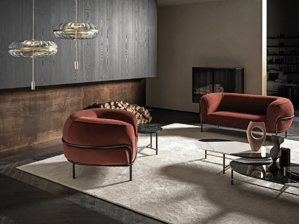 Divano lineare Sophie Sofa in tessuto imbottito con struttura in metallo grigio antracite di Gallotti&Radice