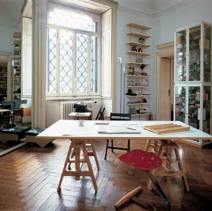Tavolo rettangolare con struttura in faggio e top in laminato colore bianco Leonardo di Zanotta