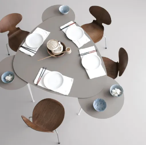 Tavolo allungabile con top HPL grigio scuro e telaio in acciaio Mr Hyde configurazione 29 di Extendo