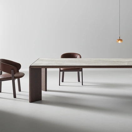 Tavolo Oshi in ceramica e legno di Bonaldo