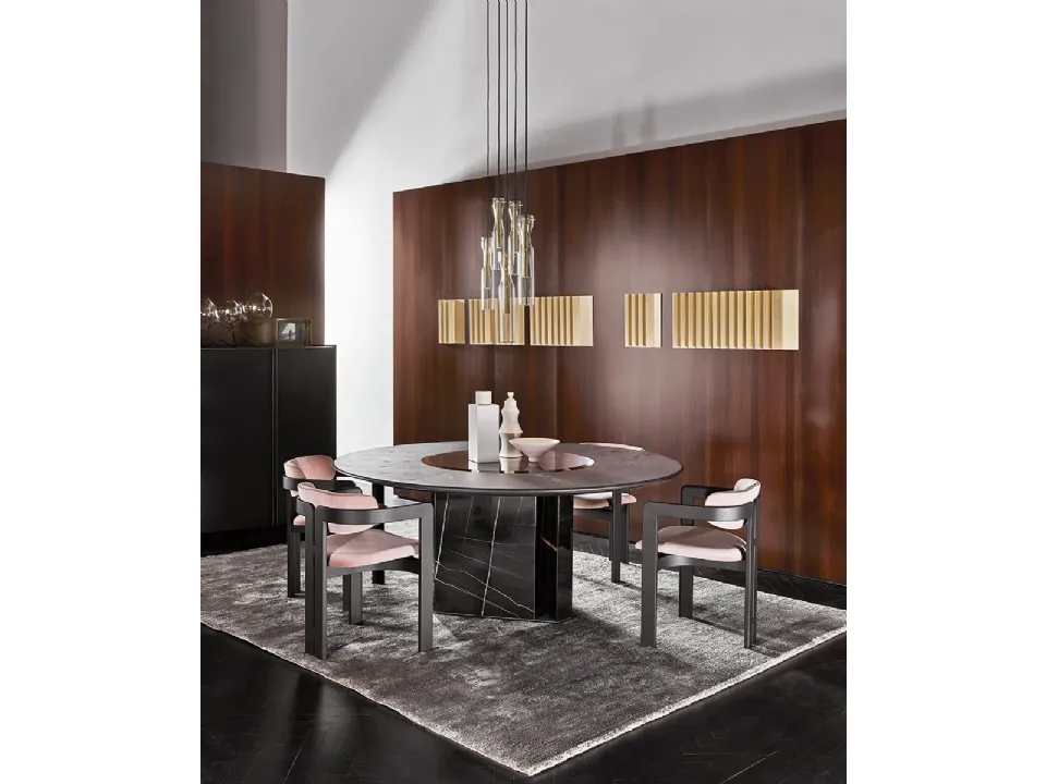 Tavolo Platium Round con piano in frassino e base rivestita in marmo di Gallotti&Radice