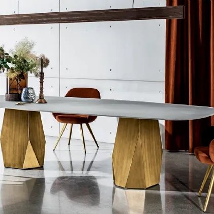 Tavolo Deod Two Bases con top in vetro e base in metallo brunito di Sovet