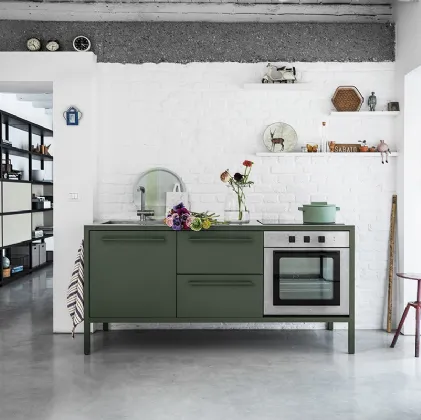 Cucina Moderna lineare Frame Moss realizzata in metallo con top in acciaio inox vintage di Fantin