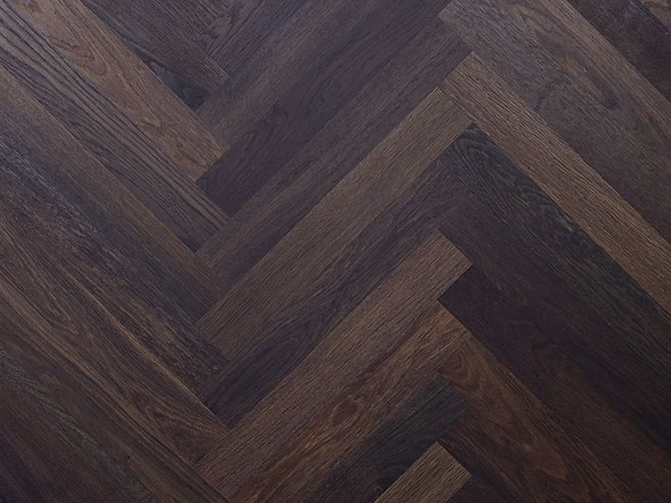 Parquet Floor City Line Smoked Fishbone in essenza rovere di Giacobazzi