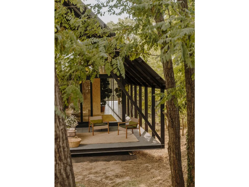 Poltroncina da giardino Kata di Arper