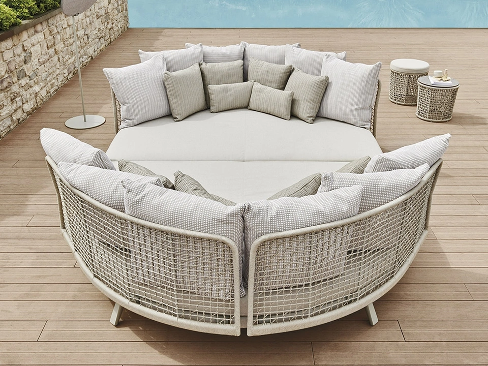 Divano Emma Daybed Compact in fibra intrecciata di Varaschin