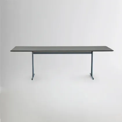 Tavolo rettangolare Graphic con piano in HPL e base in metallo verniciato di Potocco