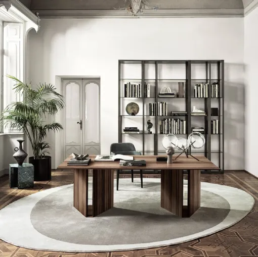 Scrivania direzionale Prism Desk in legno intarsiato con alluminio naturale di Gallotti&Radice